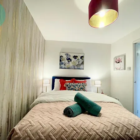 Charming 2Br Swinton House -Close To Manchester City Center Esterno foto